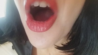 Amor, la teva madrastra no et deixarà anar a l'escola avui... Et necessito massa...