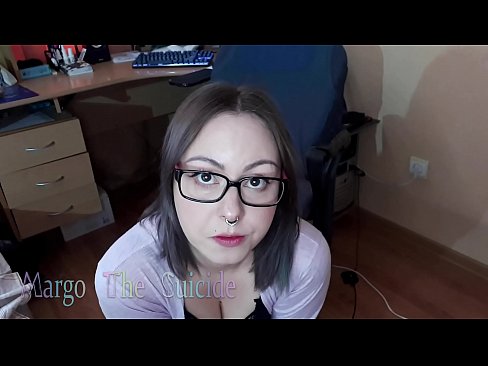❤️ Noia sexy amb ulleres xucla un consolador profundament davant la càmera ️❌ Porno dur al ca.xlxxporno.ru